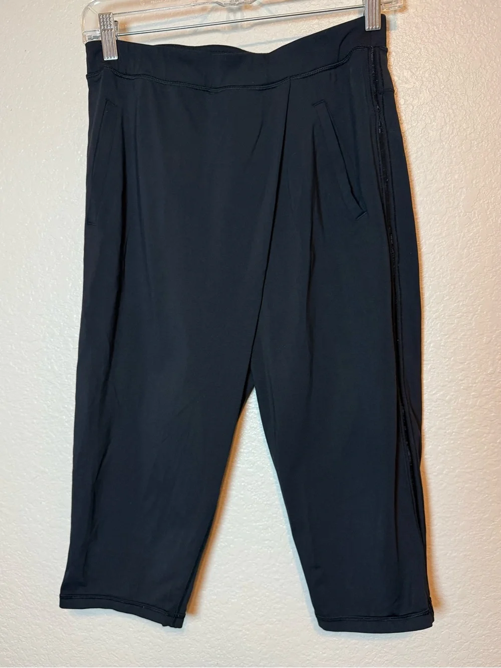 Lululemon Retreat Yogi Crop Wrap Front Workout Pants Black Size 4